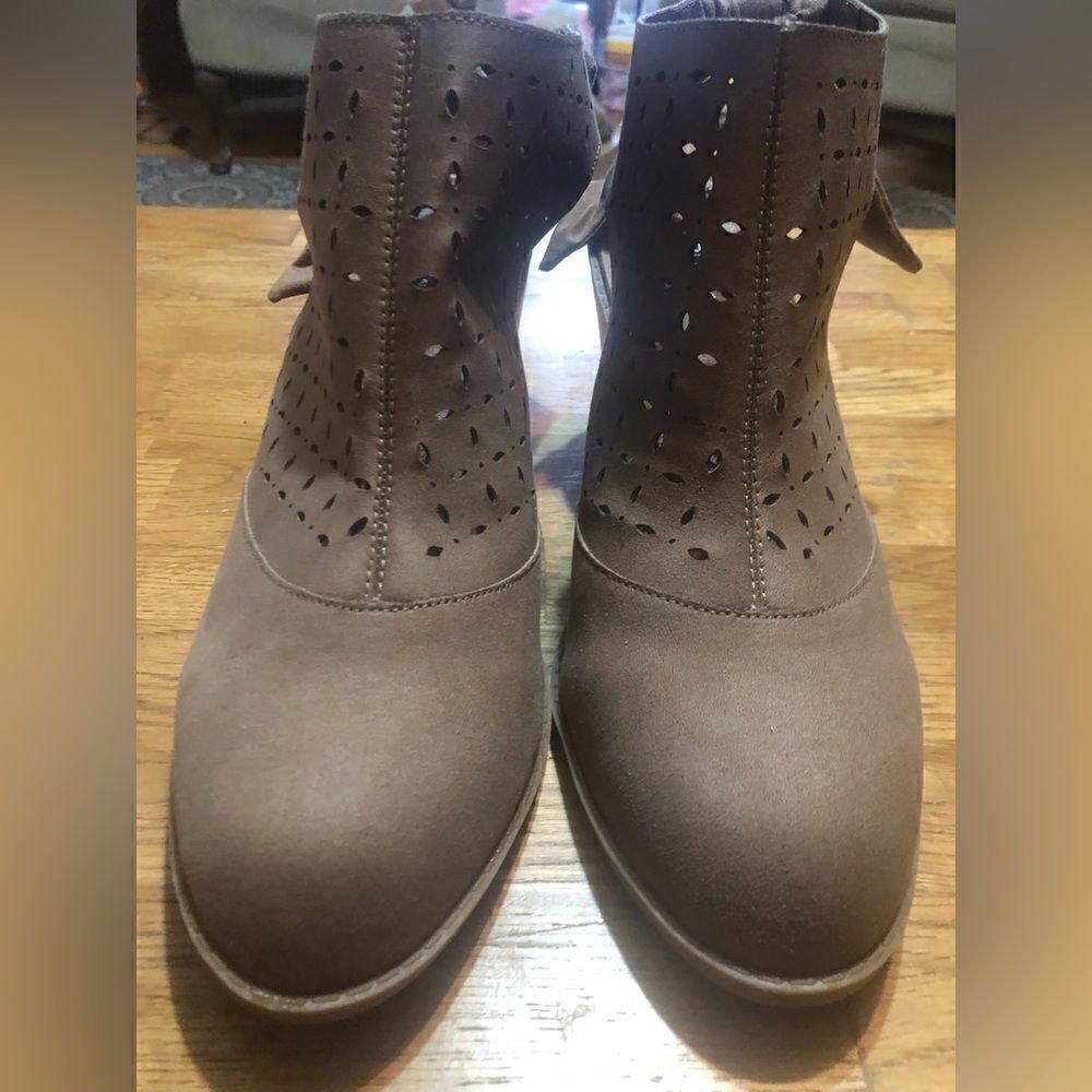 Maurice’s ankle booties. Tan. Size 11. NWOB.